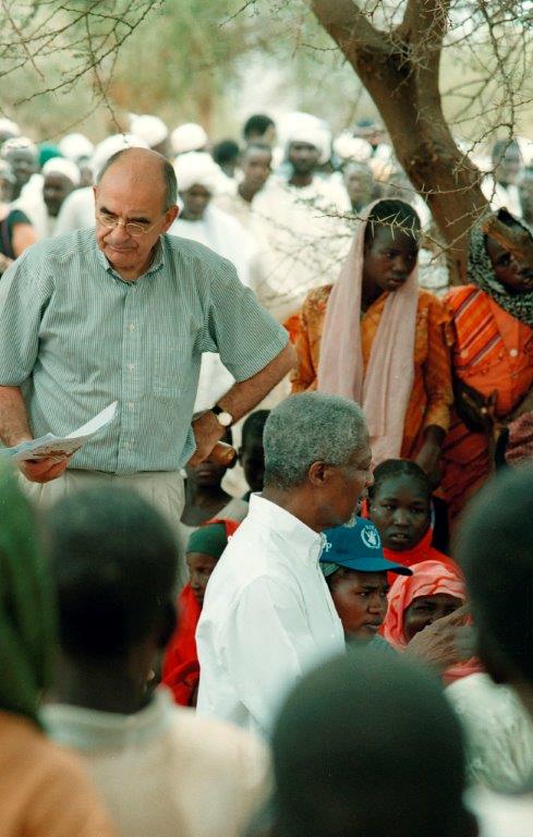 Kofi Annan met Jan Pronk in Darfur(foto Petterik Wiggers)